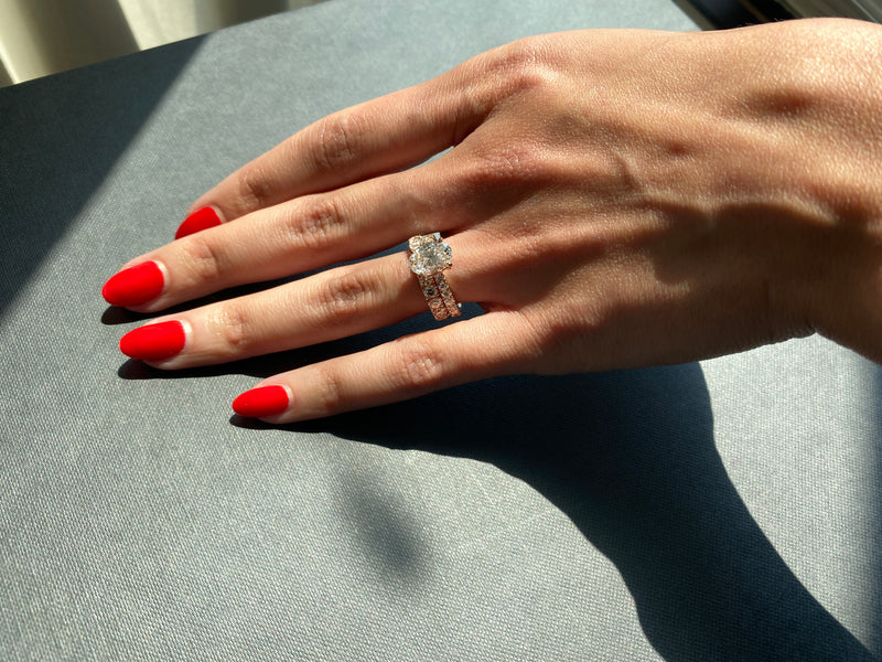 Marei Suma Oval-Shaped 2 Carat Diamond Engagement Ring in 18KRose - Image 1