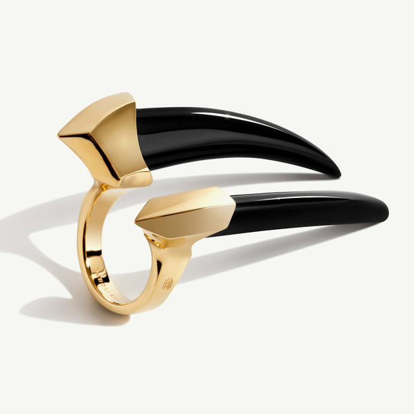 MAREI Damian Black Onyx Horn Talisman Ring In 18K Yellow Gold