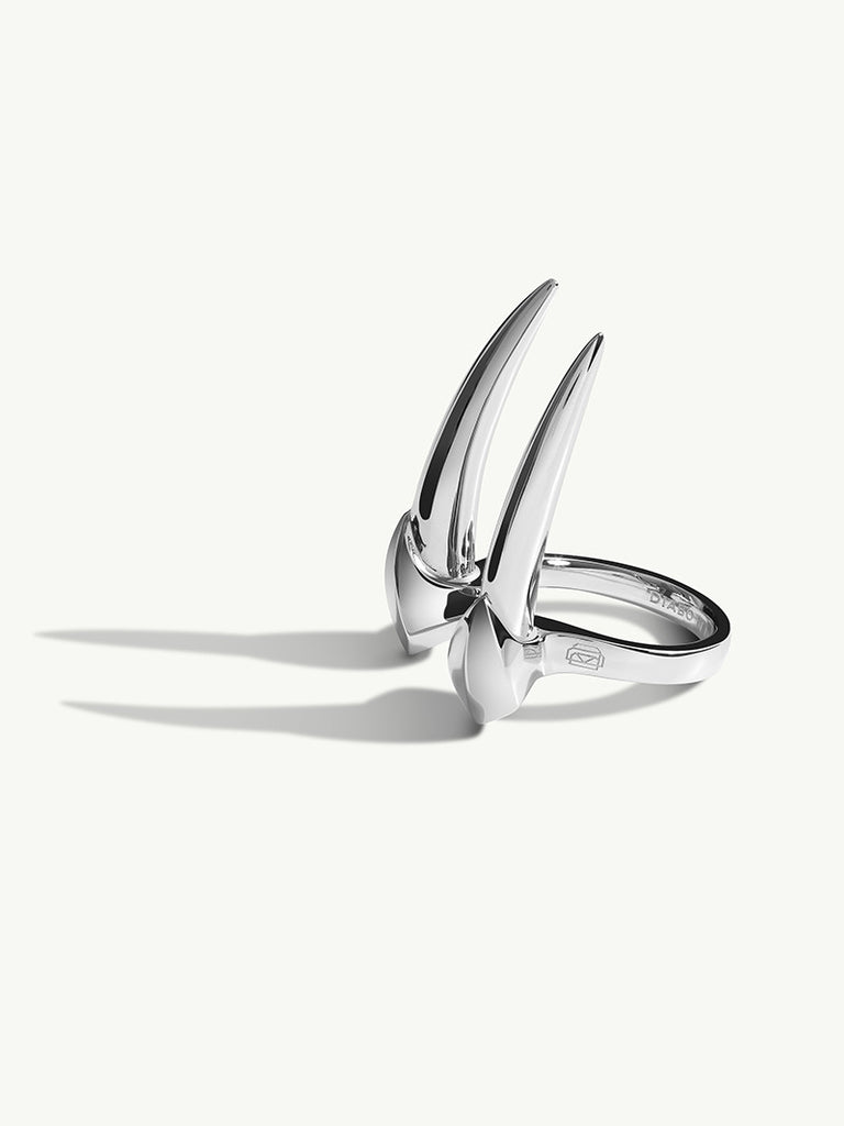 MAREI Damian Brevis Horn Talisman Ring In Sterling Silver – MAREI
